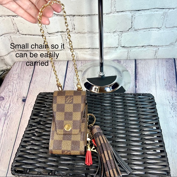 Louis Vuitton key fob holder pouch keychain in Damier Ebene with bag charm - Picture 2 of 16